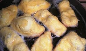 Unisci un uovo e circa un terzo della farina. Carnevale Curiosita Dolci Tipici E La Ricetta Delle Castagnole Ancona Centropagina Cronaca E Attualita Dalle Marche