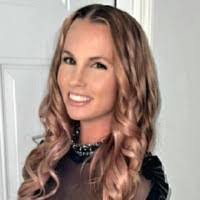 Ashley Lindsey's Instagram, Twitter & Facebook