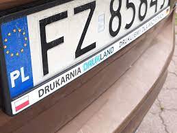 Ten sposób wyrażenia siebie jest dostępny w polsce od 2000 roku. Naklejki Na Tablice Rejestracyjne Drukarnia Drukland Zielona Gora