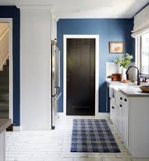 Some of our trendier kitchen paint colors include courtyard blue, doeskin gray, burnt clay, ancient violet and wild honey. An Amazing Kitchen Painted In Farrow Ball Stiffkey Blue