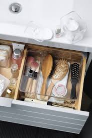 Kosmetik Utensilien Ordentlich Verstauen Kosmetik Utensilien Ordentlich Verstauen Ik In 2020 Bathroom Organisation Ikea Bathroom Accessories Makeup Drawer Organization