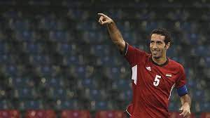 محمد أبو تريكة المولود في محافظة الجيزة، مصر هو من أشهر لاعبي قرة القدم العرب، حيث بدأت مسيرته مع نادي الترسانة لينتقل بعدها إلى النادي الأهلي. Hx6ptiv9 Ahthm