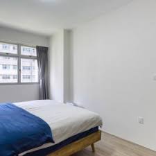 Desain set tempat tidur minimalis satu ini lumayan bagus dengan warna dasar coklat kayu muda. Cari Ide Desain Kamar Tidur Di Sekitar Anda Properteeone Com