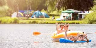 Direkt am idyllischen ampersee gelegen, lädt unser campingplatz dazu ein, der hektik und dem grau der großstadt zu entfliehen.ob bei langen. Wasserspass Angeln Camping Ferienpark Teichmann