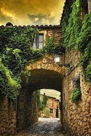 Cobblestone Arch Girona Spain Places To Travel Places To See Girona