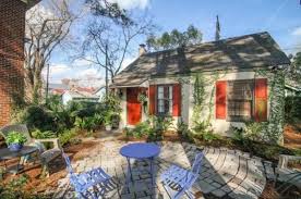 Tiny Cottage Vacation Rental In Savannah Georgia Vacation Home Tiny Cottage Tiny Houses For Rent