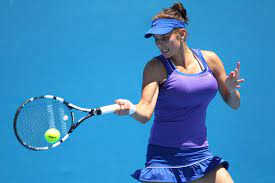Round things on Julia Goerges' chest | Page 2 | Talk Tennis
