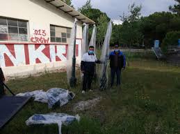 Συνορεύει με το γραμματικό, τη νέα μάκρη, τον βαρνάβα, το καπανδρίτι, τη σταμάτα και τη ροδόπολη.είναι από τους πλέον ιστορικούς δήμους. Parado8hkan Oi Kolwnes Hlektrofwtismoy Gia Thn Paidikh Xara Sto Kalentzi Mara8wna