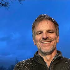 What are the characteristics and sound quality of a Martin D Cherry guitar?