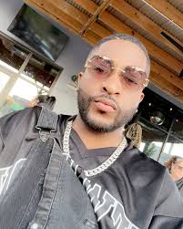 Suspect was being shot from afar. Suspect is beautiful and strong just like  a lioness. Suspect knows her worth. Suspect is ambitious. Suspect has been  doing what makes her happy and breaking