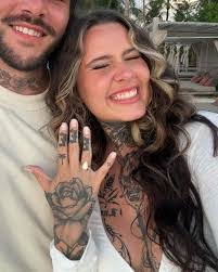 Brooke Bradshaw's Instagram, Twitter & Facebook