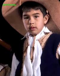 Lázaro Caballero le respondió a Pettinato: “No sabés nada, hermano”, El  cantante formoseño defendió el folclore argentino en pleno show del Patio  en el Poncho 2025 y cruzó a Roberto Pettinato tras sus ...