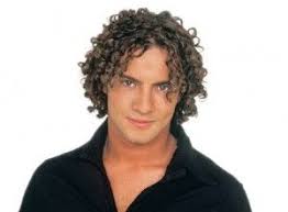 Curly Hair Celebrities David Bisbal Miley Cyrus Men In 2020 Curly Hair Men Curly Hair Celebrities David Hair
