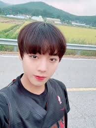 캐스팅 소식부터 화제를 낳고 있는 웹툰 원작 드라마 '연애혁명'의 주연 배우들의 설렘 가득한 첫 만남을 가졌다. ë°•ì§€í›ˆ Parkjihoon On Twitter Park Bts Hoodie Aesthetic Template