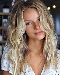 Migliaia di nuove immagini ogni giorno uso completamente gratuito video e immagini di alta qualità da pexels Tagli Di Capelli Ricci Le Acconciature E I Look Piu Chic Di Sempre Archzine It