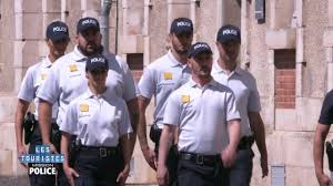 Feb 20, 2021 · regarder le replay du 19 février 2021 de l'émission les touristes, mission ecole hôtelière en streaming. Arthur Les Touristes Mission Ecole De Police Facebook