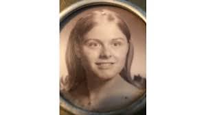 Alice Bode's Instagram, Twitter & Facebook