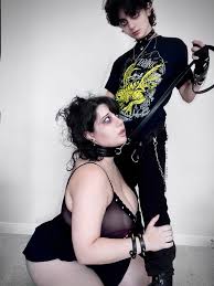 TW Pornstars - 3 foto. THE SPIDER. 🕷 GAME DEV!!!. Twitter. i am little  guy with hot wife representation. 7:22 PM - 14 Aug 2022