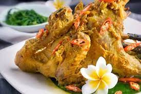 Saya ngukus ayamnya ya begini: Resep Masakan Bebek Betutu Asli Dan Melegenda