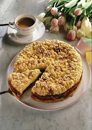 Ob mit obst, nüssen oder schokolade, bei unseren rezepten für einfache kuchen wirst du mit sicherheit fündig. Kirsch Quark Kuchen Rezept Lecker Rezept Kuchen Rezepte Kuchen Rezepte Einfach Streuselkuchen Mit Kirschen