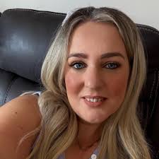 Hi, just wondering if anyones stayed at the Bahia principe fantasia hotel  im golf de sur? Seeing lots of mixed reviews and wanting to know if its  worth the money? Will be