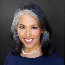 Julie Innmon's Instagram, Twitter & Facebook