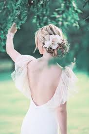 Silk roses, chiffon flowers, and organza blooms all feature in this exclusive collection. 14 Bridal Hair Flowers With Wow Factor Bridal Hairstyles