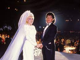 Claudia villafañe is currently single. Asi Fue La Extravagante Boda De Maradona Con Claudia Villafane Tarta De Ocho Pisos Tiara De Diamantes Y Fidel Castro Como Invitado