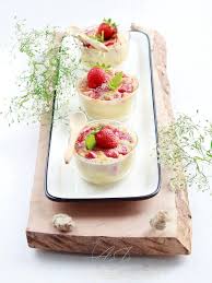 Le Simplissime Clafoutis Aux Fraises Petit Bec Gourmand Clafoutis Aux Fraises Recette Clafoutis Facile Recette Clafoutis