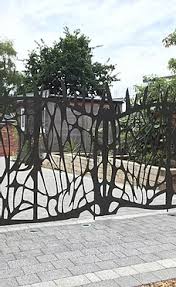 Decorative metal garden fence, a single panel size is 24.4 high x 23.6 wide, a total of 5 panels. Decorative Laser Cut Metal Garden Panels And Screens
