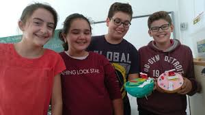 How can we help you? English School Animal Vs Plant Cell Project