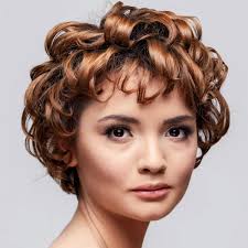 Frisuren mittellang 2015 wie styled man sich am besten die haare? Frecher Kurzer Locken Bob Mittellange Und Kurze Haare Mit Locken