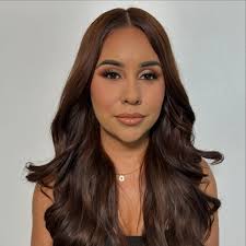 Adriana Floyd's Instagram, Twitter & Facebook