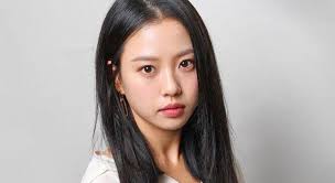 Aktris Go Min-si dan Kecintaannya Pada Grup K-Pop NewJeans