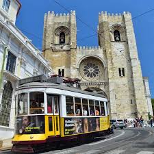 Lissabons klima ist subtropisch und mild, selten fallen die temperaturen unter 10°c. Das Wetter In Portugal Und Die Beste Reisezeit