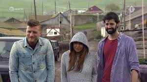 De wie is de mol kandidaten zitten bij dit spel vast in een olijfbos aan kettingen. Thomas Cammaert Over De Finale Van Wie Is De Mol 2018