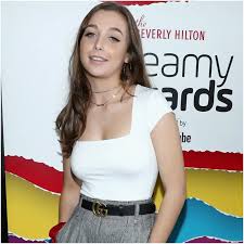 Emma Chamberlain'S Net Worth Explained: How She Makes Her Money |  Femfounded.Org