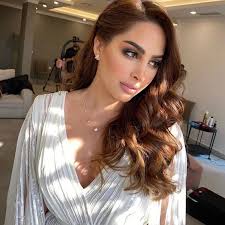 Jun 29, 2021 · شاركت الفنانة الكويتية نورة العميري عبر صفحتها الرسمية في إنستغرام مجموعة من الصور ظهرت فيها بشكل مختلف، حيث اعتمدت قصة الشعر القصير، وقامت بصبغه باللون الأبيض، إضافة لوضعها أكثر من قرط بأذنيها. ÙÙˆØ² Ø§Ù„ÙÙ‡Ø¯ Ø¹Ø±ÙˆØ³ Ù…Ø«Ø§Ù„ÙŠØ© Ù…Ø¹ Ø¥ÙŠÙ„ÙŠ ØµØ¹Ø¨ ÙˆÙ…Ø¬ÙˆÙ‡Ø±Ø§Øª ÙƒØ§Ø±ØªÙŠÙŠÙ‡ Gheir