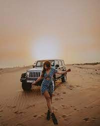 Bucket List A Hot Air Ballon Ride Over The Desert Of Dubai Away Lands Sand Dunes Falcons Vintage Land Rovers And A Luxur Hot Air Ballon Camp Lake Dubai