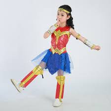 Dovrai solo scegliere il tuo costume wonder woman preferito (versione cinematografica o fumetti) e aggiungere i braccialetti e lo scudo.troverai costumi. Halloween Costume Supergirl Deluxe Bambino Dawn Of Justice Superhero Wonder Woman Ragazze Principessa Diana Dress Up Size 3 10 Anni Supergirl Costume Dawn Of Justice Costumesupergirl Halloween Costume Aliexpress