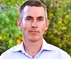 Two attorneys battling for District 7