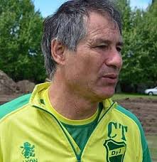Desde la cuenta oficial del rojo, respondieron con agradecimientos para holan. Ariel Holan Biography Age Height Wife Net Worth Family
