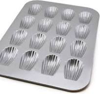 USA Pan Bakeware Madeleine, Warp Resistant Nonstick Baking Pan, Made In The  From Aluminized Steel, 16-Well, Silver: Buy Online at Best Price in UAE -  ...