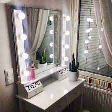 The best lighting for makeup is natural daylight, so when possible take advantage of windows or skylights when designing your vanity space! Professionelle Make Up Tafel Vanity Light Bulbs Vanity Mirror With Led Lights