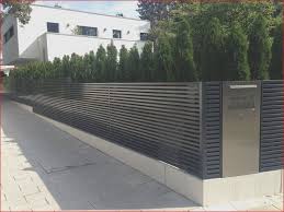 35 Diy Aluminium Zaun Modern Design Modern Design In 2020 Fence Design Entrance Gates Garden Fence Panels