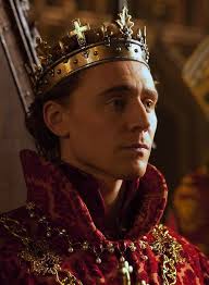King Hiddles (Hollow Crown, 2013) : r/tomhiddleston