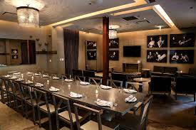 On the 40th floor of the chicago stock exchange, everest offers luxurious private dining that can accommodate a variety of group sizes. The Best Private Dining Rooms In Chicago