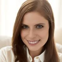 Mary Deas's Instagram, Twitter & Facebook