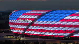 We recommend booking allianz arena tours ahead of time to secure your spot. Independence Day Allianz Arena Leuchtet Rot Weiss Blau Regional Bild De