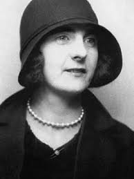 WOMEN IN THE LIFE OF THE CITY